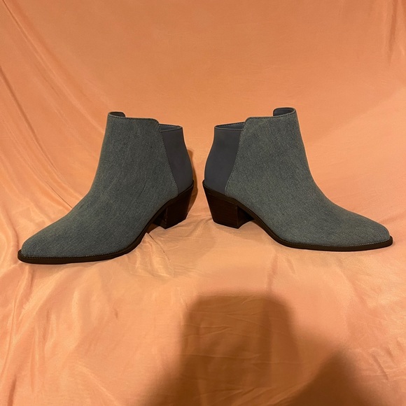 American Eagle Booties - Picture 3 of 5